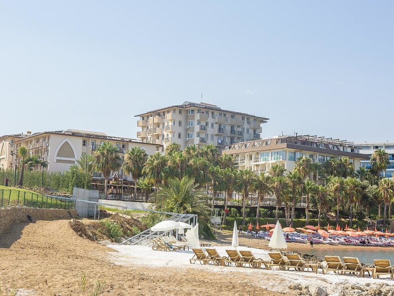 Land Of Paradise Beach Hotel (ex 294308