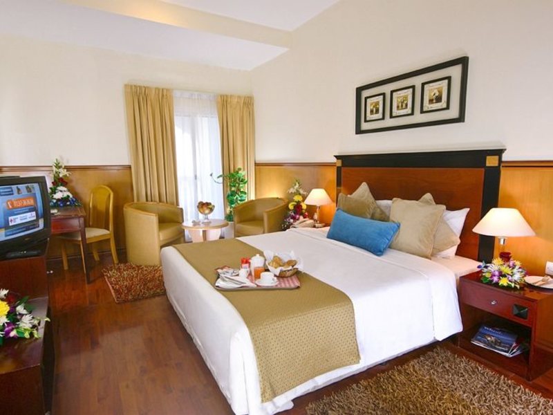 Landmark Plaza 47606