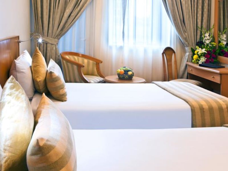 Landmark Plaza 47616