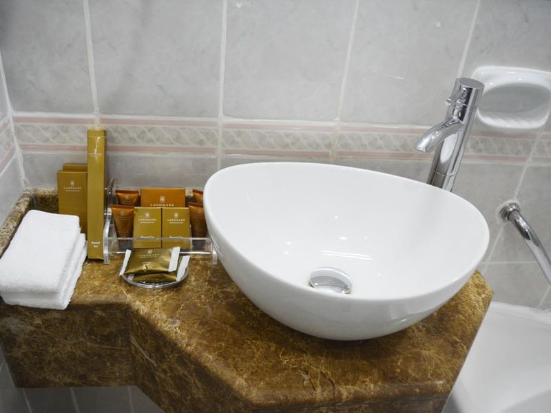 Landmark Plaza Baniyas 296878