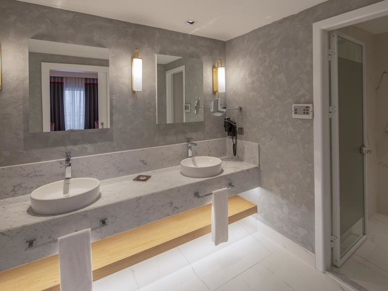 Lara Barut Collection Executive Rooms 304510