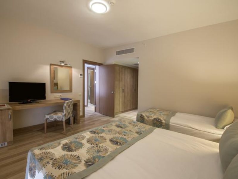 Lara Family Club 65505