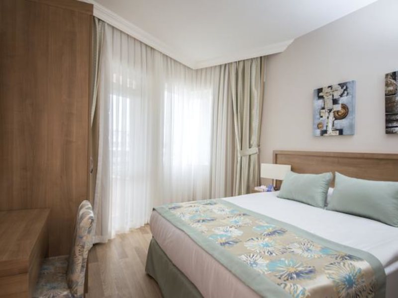 Lara Family Club 65511