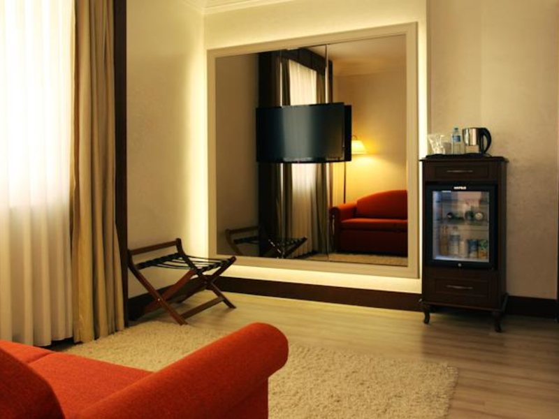 Lares Park Hotel 93809