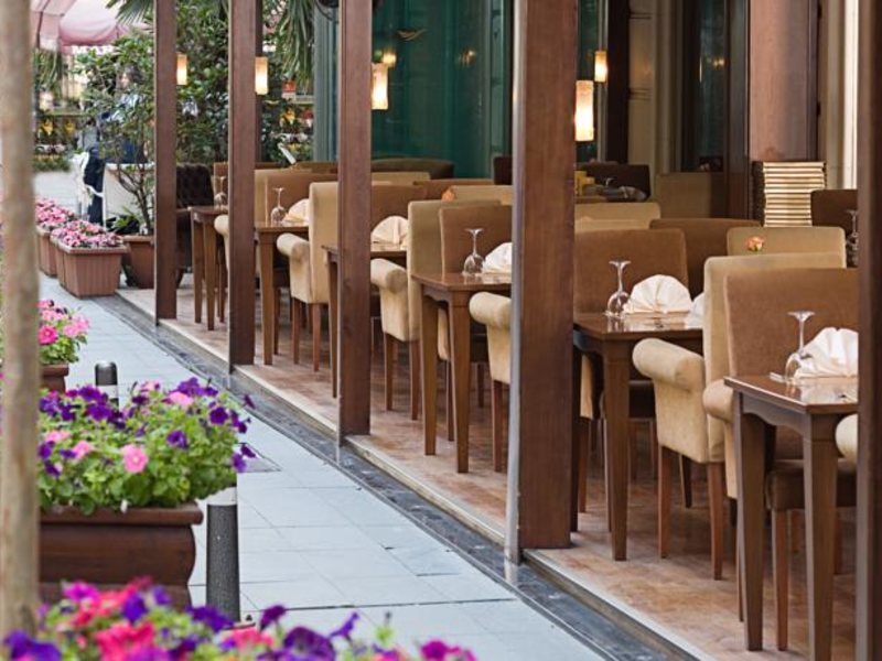 Lares Park Hotel 93814