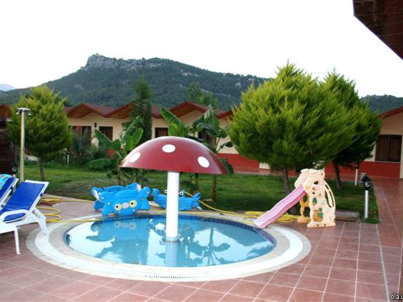 Larissa Aura Hotel (ех 18913