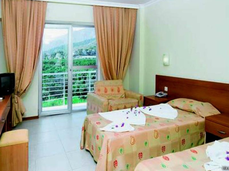 Larissa Aura Hotel (ех 18927