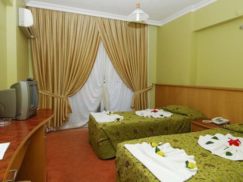 Larissa Inn Camyuva  (ex 31163