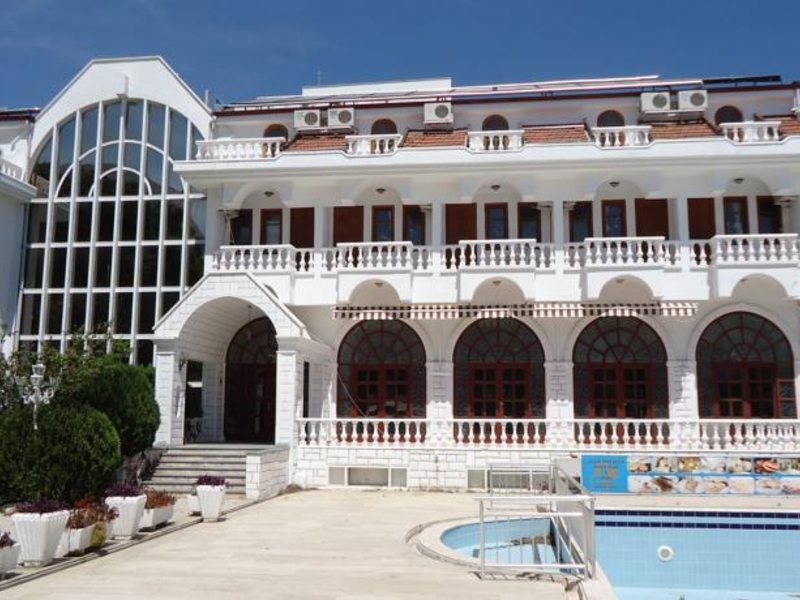 Larissa Mare Beach 157700