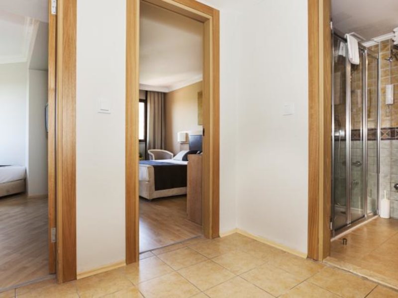 Larissa Stone Palace Hotel (ex 105413