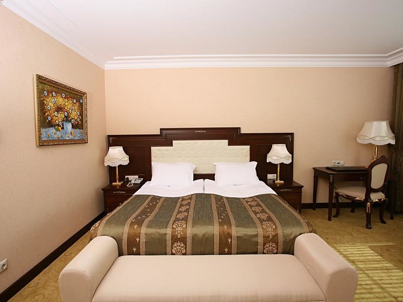 Latanya Palm Hotel 280232