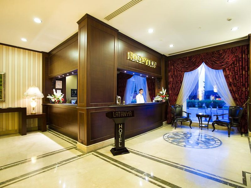 Latanya Palm Hotel 280238