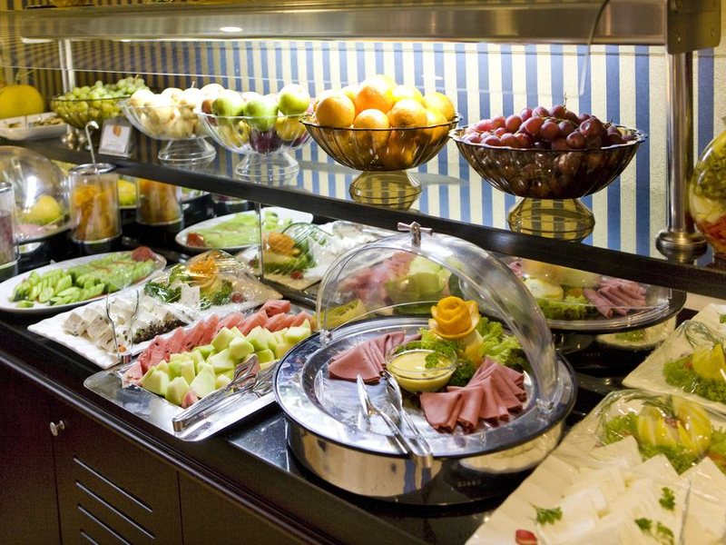 Latanya Palm Hotel 280239