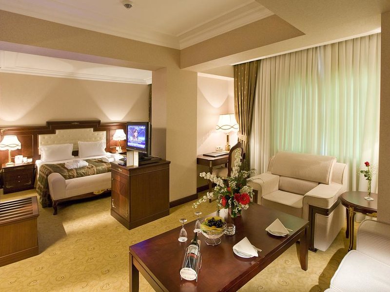 Latanya Palm Hotel 280241