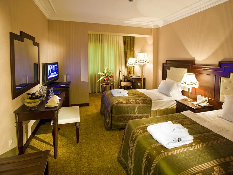 Latanya Palm Hotel 280242