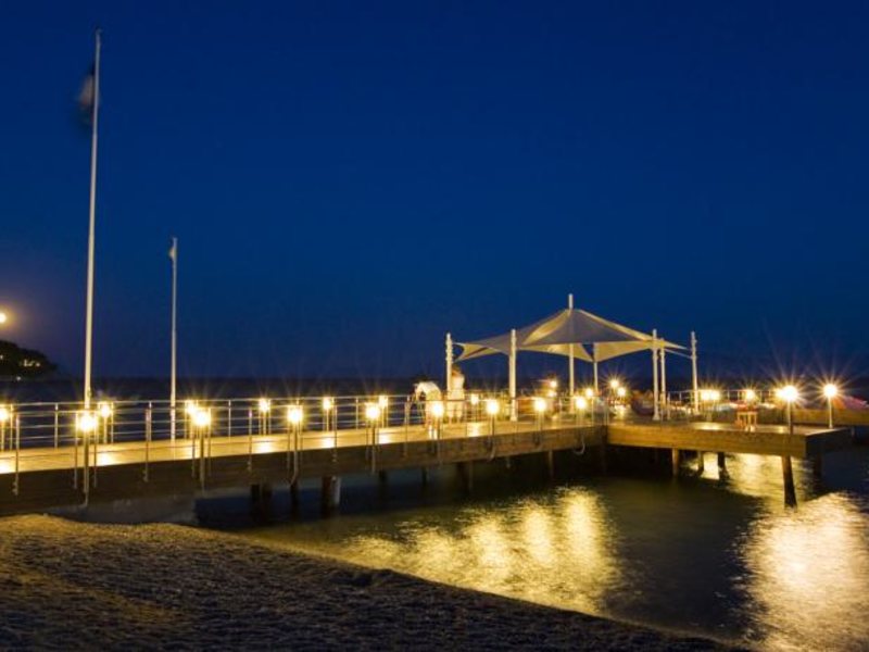 Latanya Park Resort  93905