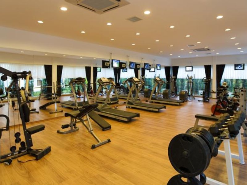 Latanya Park Resort  93906