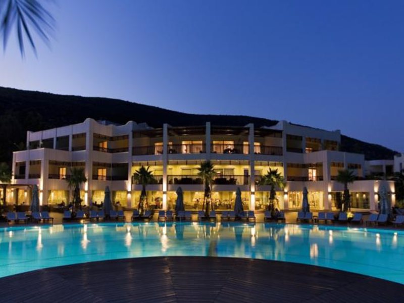 Latanya Park Resort  93917