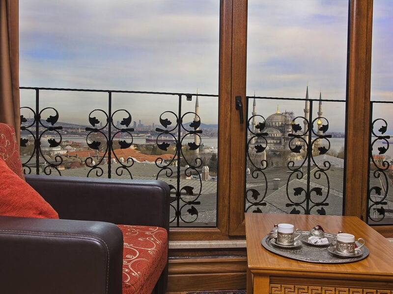 Lausos Hotel 242525