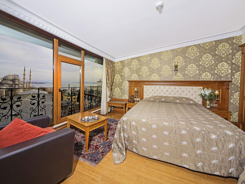 Lausos Hotel 242526