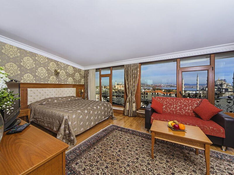 Lausos Hotel 242528