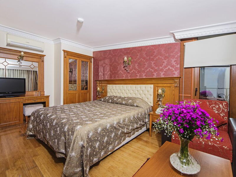 Lausos Hotel 242530