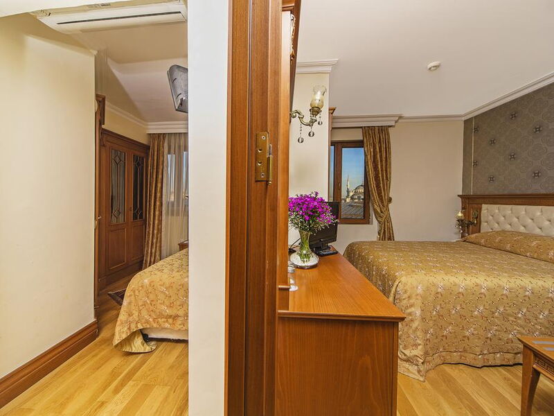 Lausos Hotel 242535