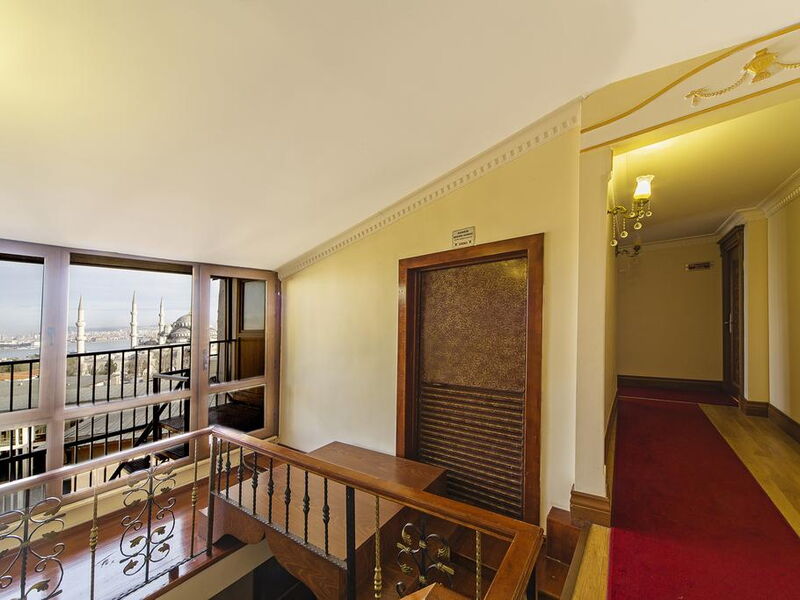 Lausos Hotel 242541