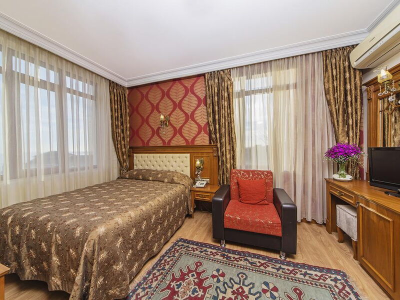Lausos Hotel 242544
