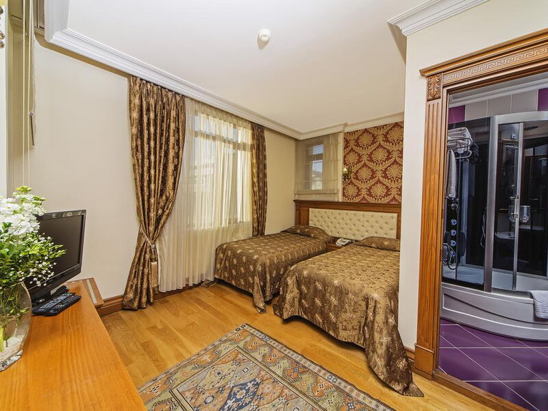 Lausos Hotel 242545