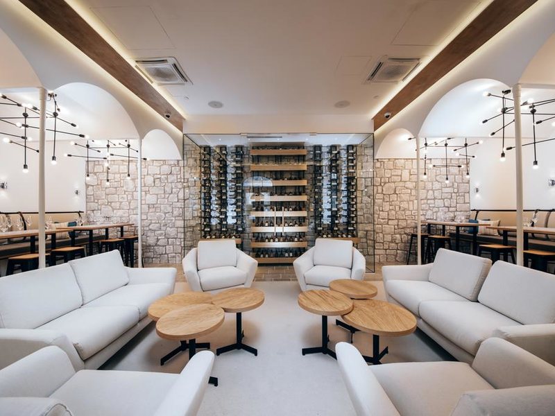 Lazure Hotel & Marina  283300