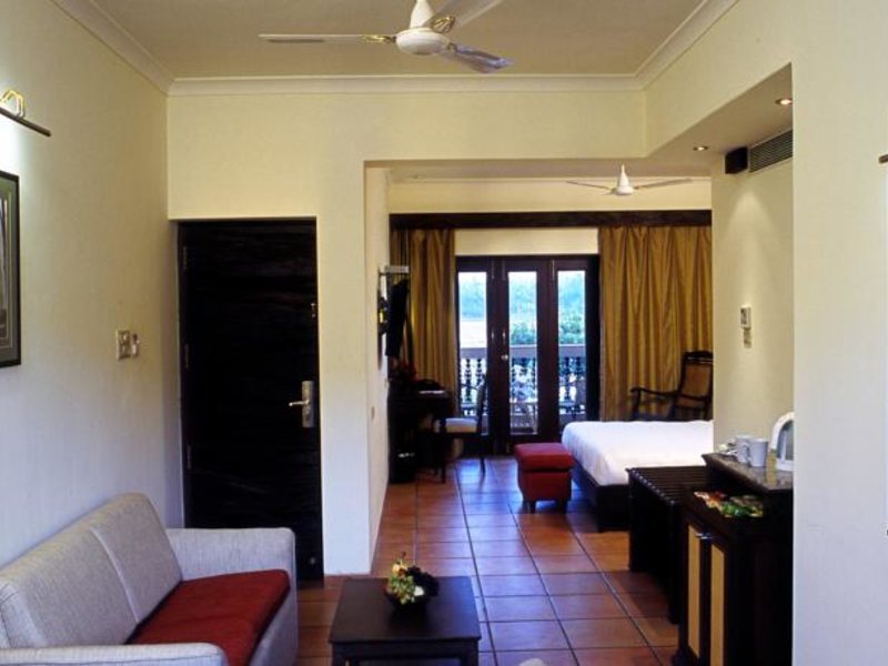 Lazy Lagoon Portico Suites  113648