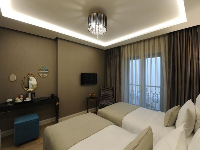 Le Petit Palace Hotel 242698