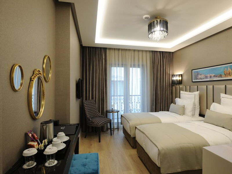 Le Petit Palace Hotel 242699