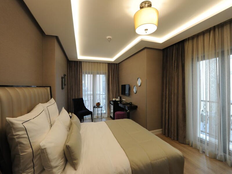 Le Petit Palace Hotel 242702