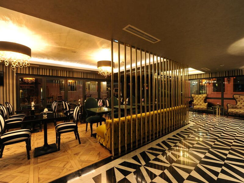Le Petit Palace Hotel 242707