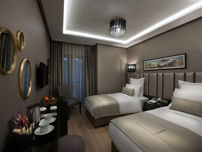 Le Petit Palace Hotel 242711