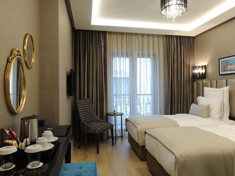 Le Petit Palace Hotel 242715