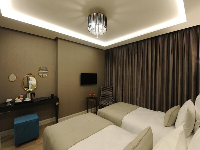 Le Petit Palace Hotel 242716