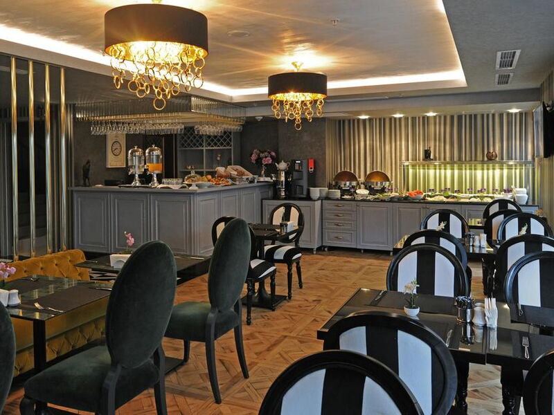 Le Petit Palace Hotel 242724