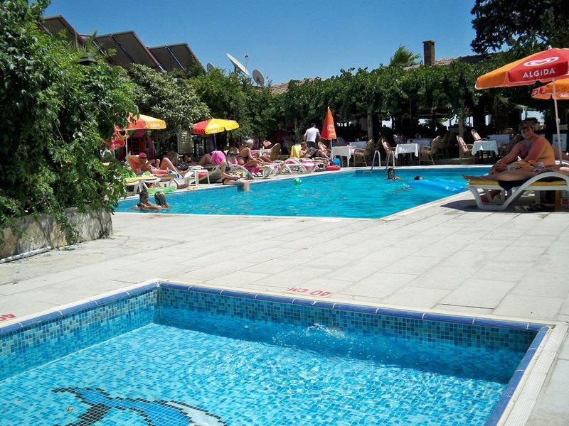 Leda Beach Hotel 303500