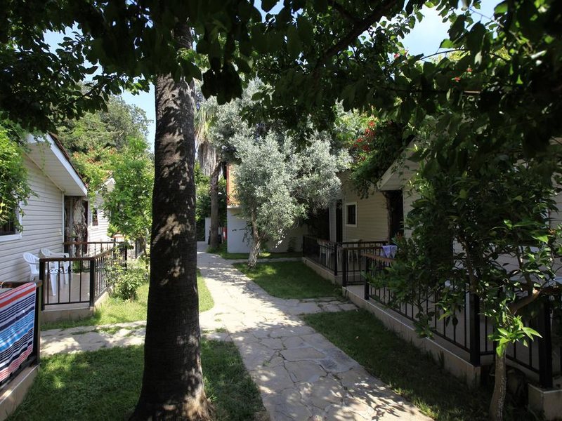 Leda Beach Hotel 303504