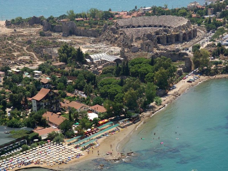 Leda Beach Hotel 303508