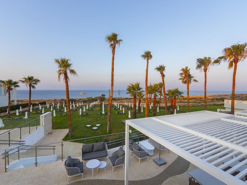 Leonardo Crystal Cove Hotel & Spa 291126