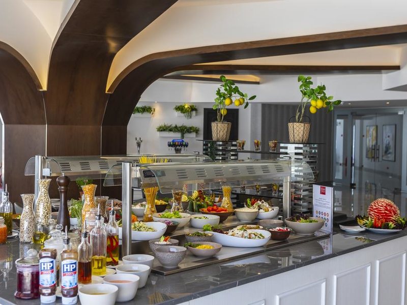 Leonardo Crystal Cove Hotel & Spa 291138