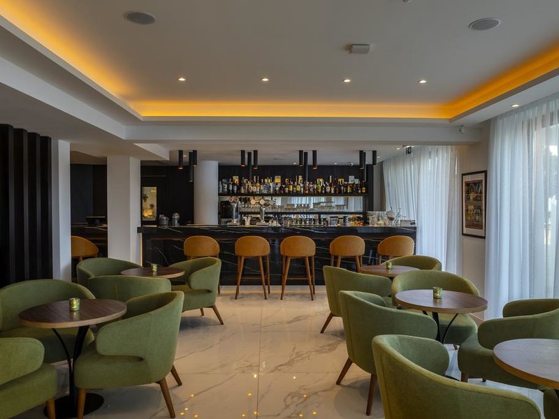 Leonardo Crystal Cove Hotel & Spa 291143