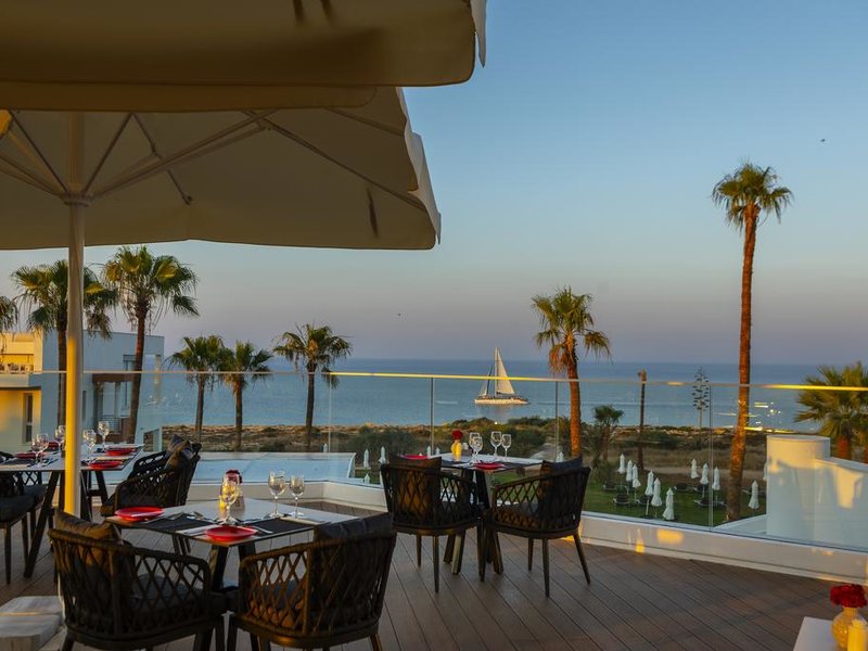 Leonardo Crystal Cove Hotel & Spa 291145