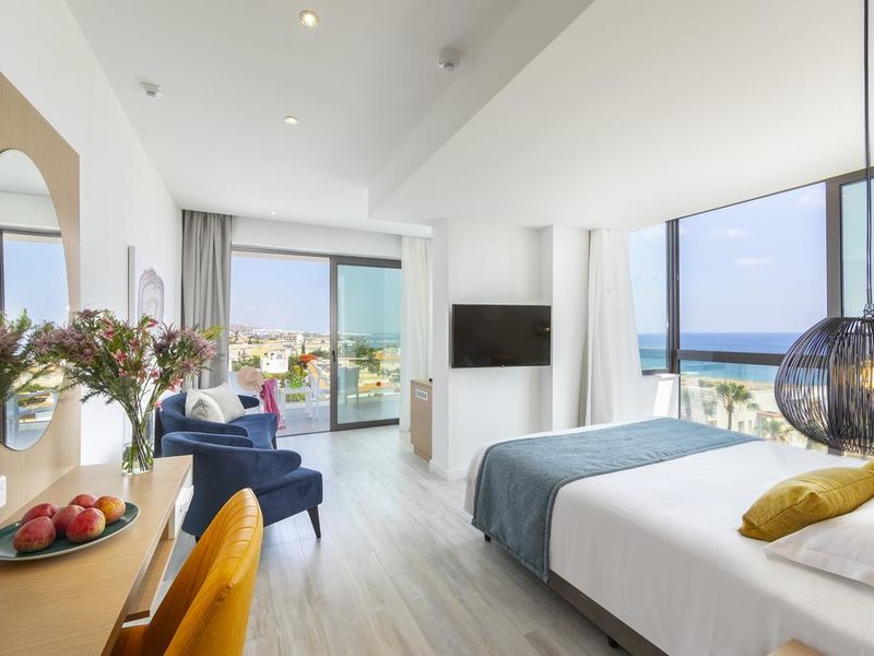 Leonardo Crystal Cove Hotel & Spa 291151