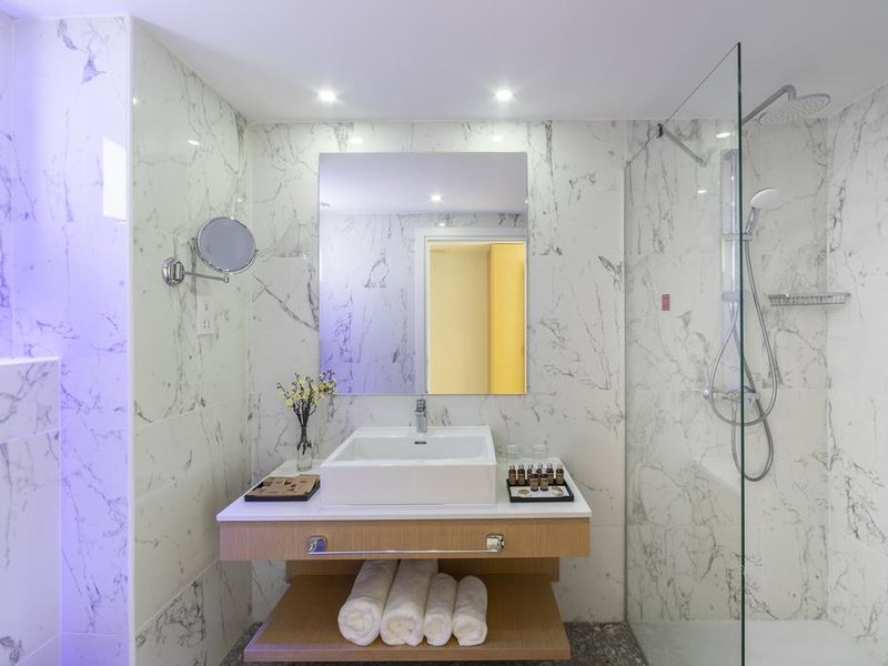 Leonardo Crystal Cove Hotel & Spa 291152