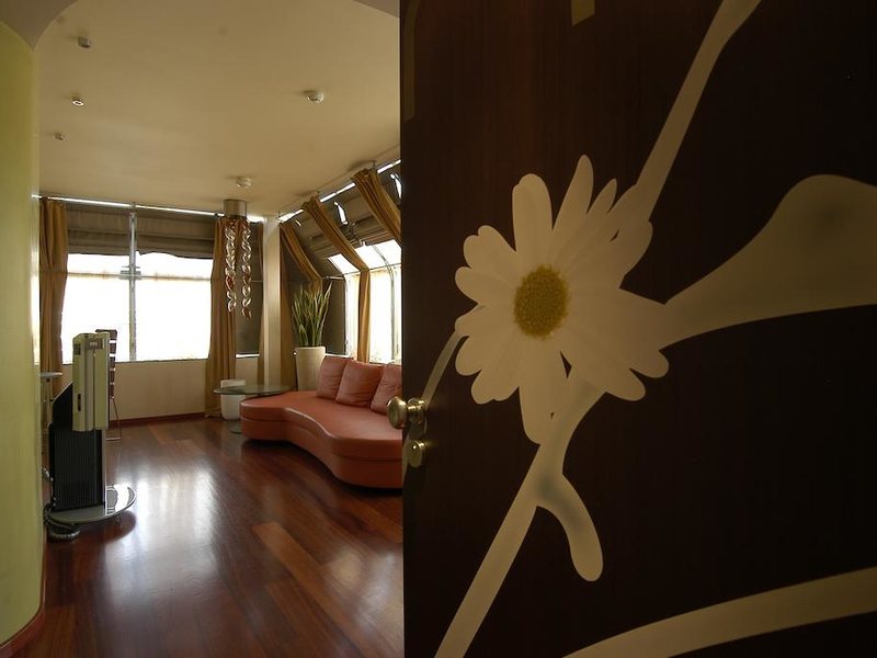 Les Fleurs Boutique Hotel 210908